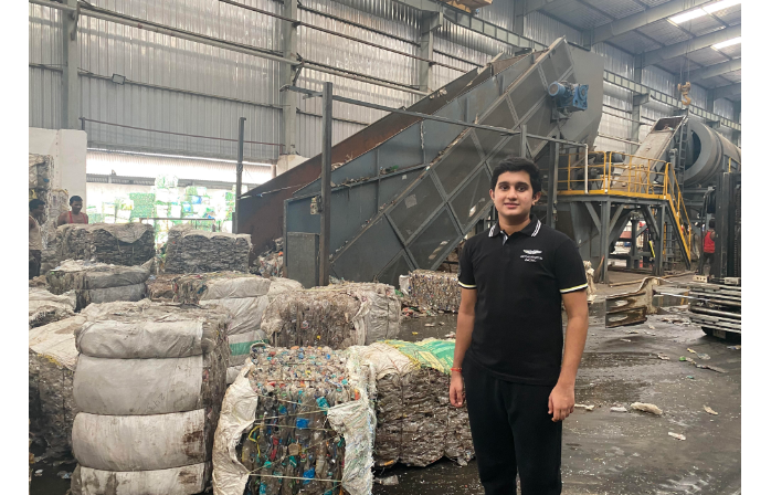 17 YO Prevents 2000 Tonnes of Plastic From Entering Landfills; Converts Them Into Fabric