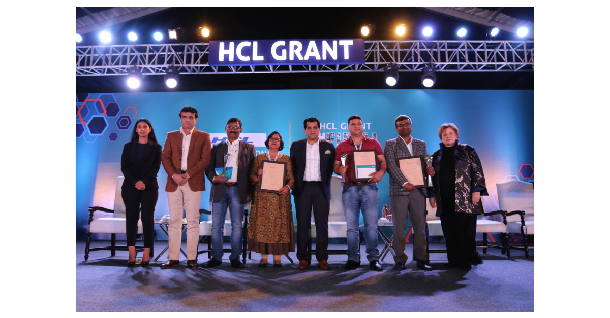 Recipients of HCL GRANT 2019 Felicitated by Amitabh Kant & Sourav Ganguly
