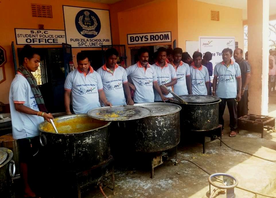 JSPL provides 1 lakh meals to Fani-hit people